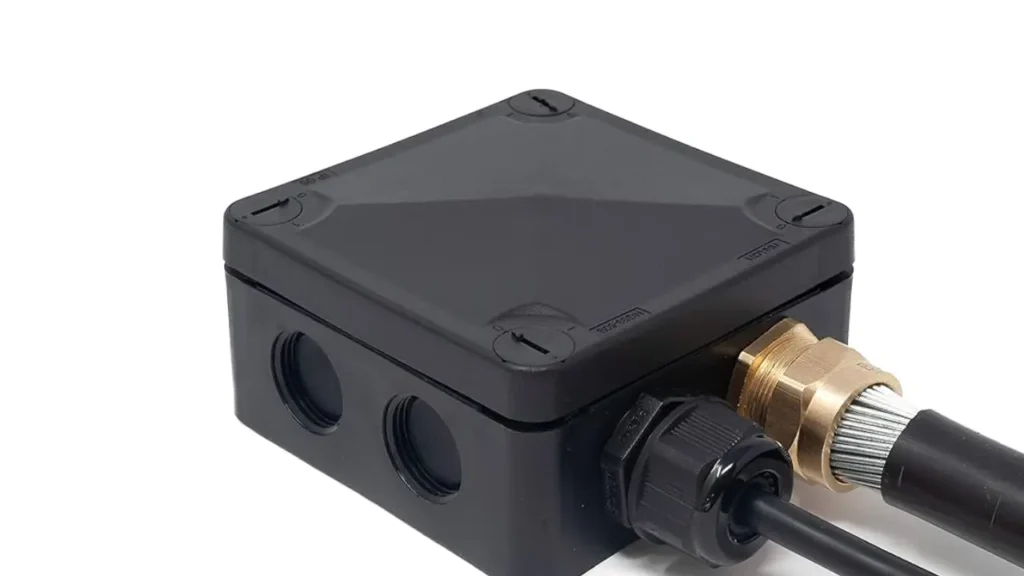 connecting armoured cable to junction box