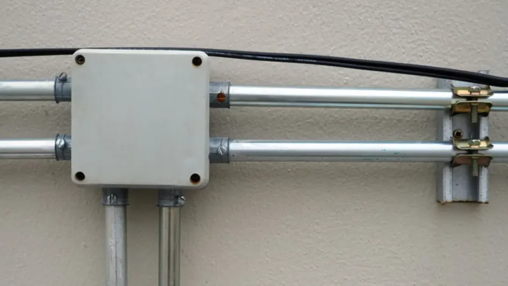 how to connect conduit to a junction box