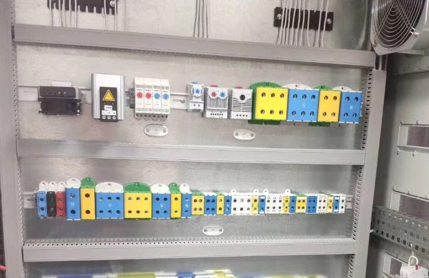 thermostat for transportation and infrastructure